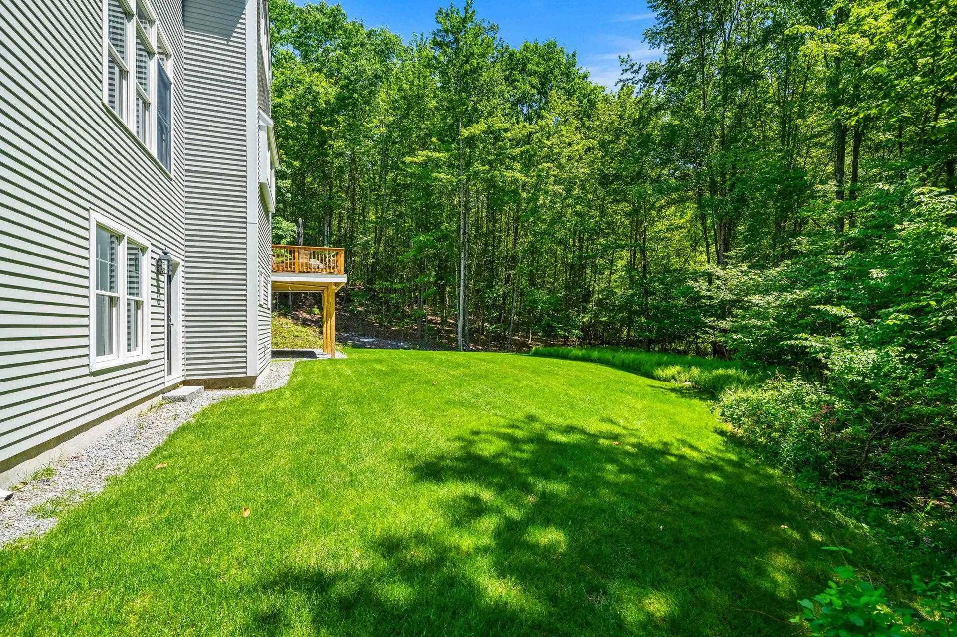 17 Canterbury Lane Bedford NH 03110
