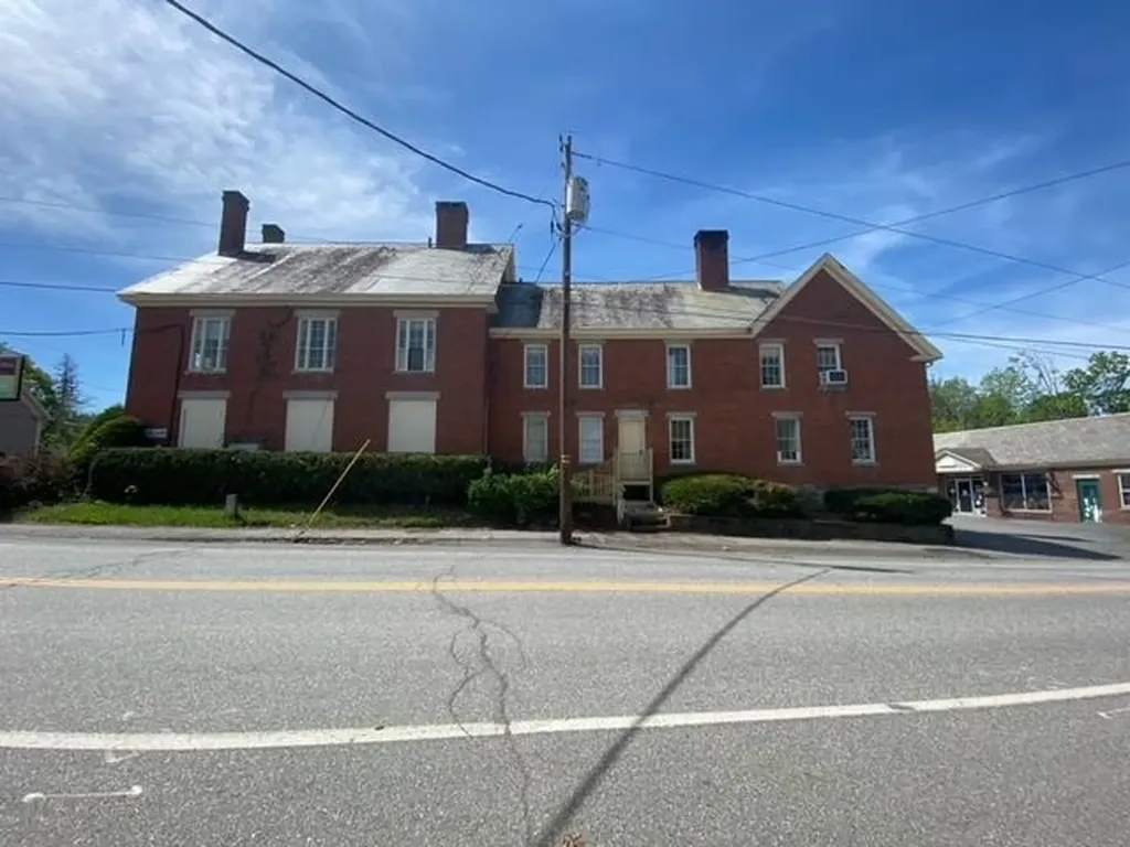 109 Pleasant Street Claremont NH 03743