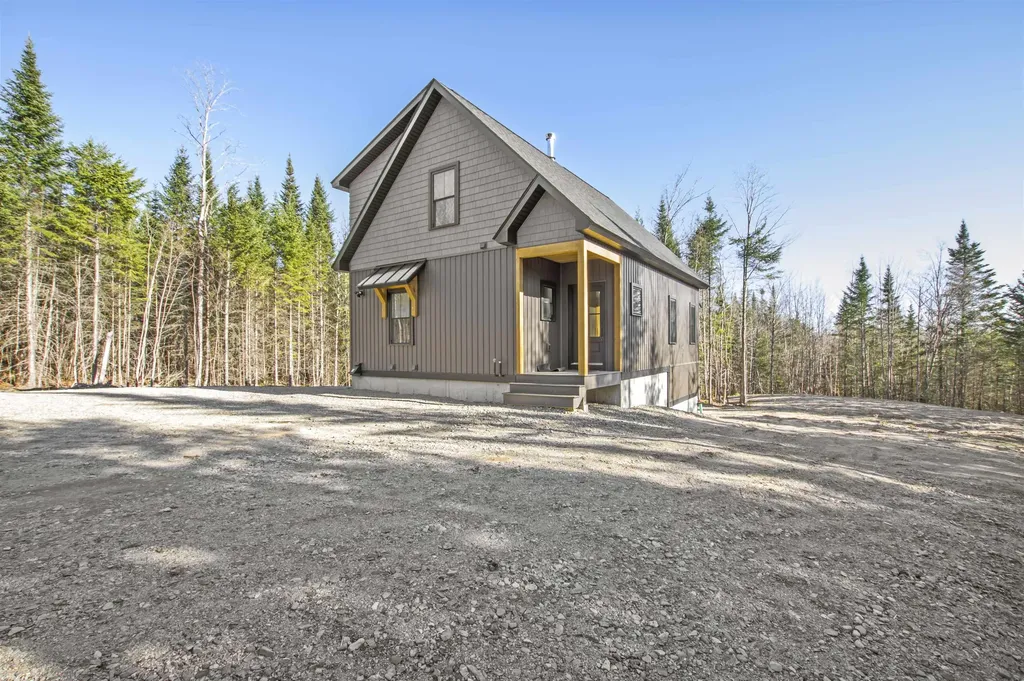 131 Mountain View Road Stark NH 03582