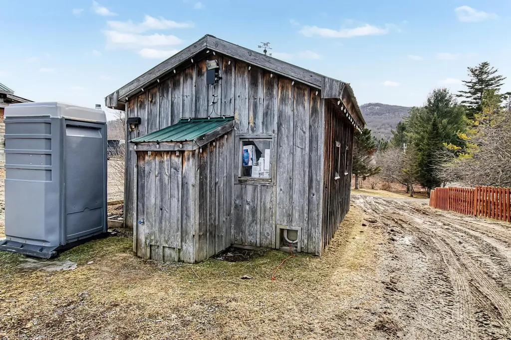 984 Pollander Road Cambridge VT 05464