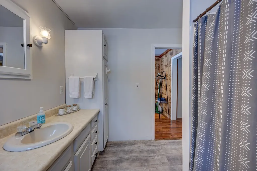 151 A-b Mill Street Conway NH 03813