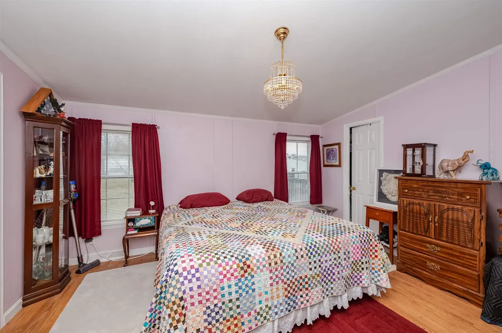 11 Falkland Lane Rochester NH 03867