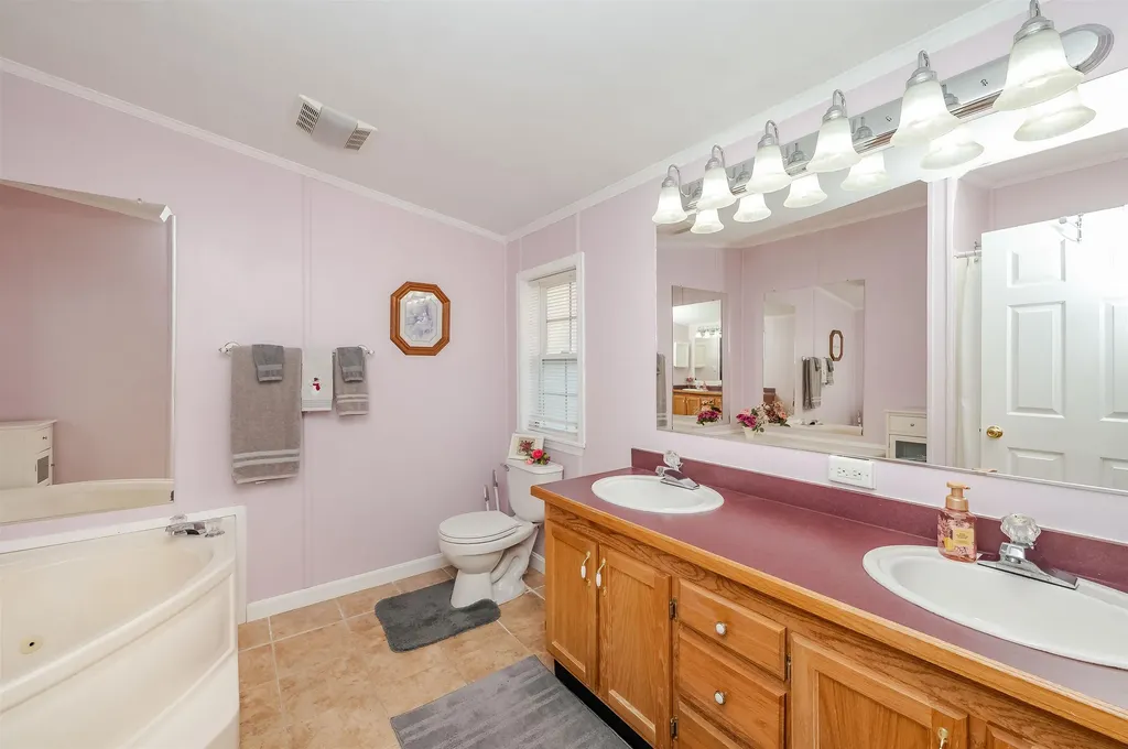 11 Falkland Lane Rochester NH 03867