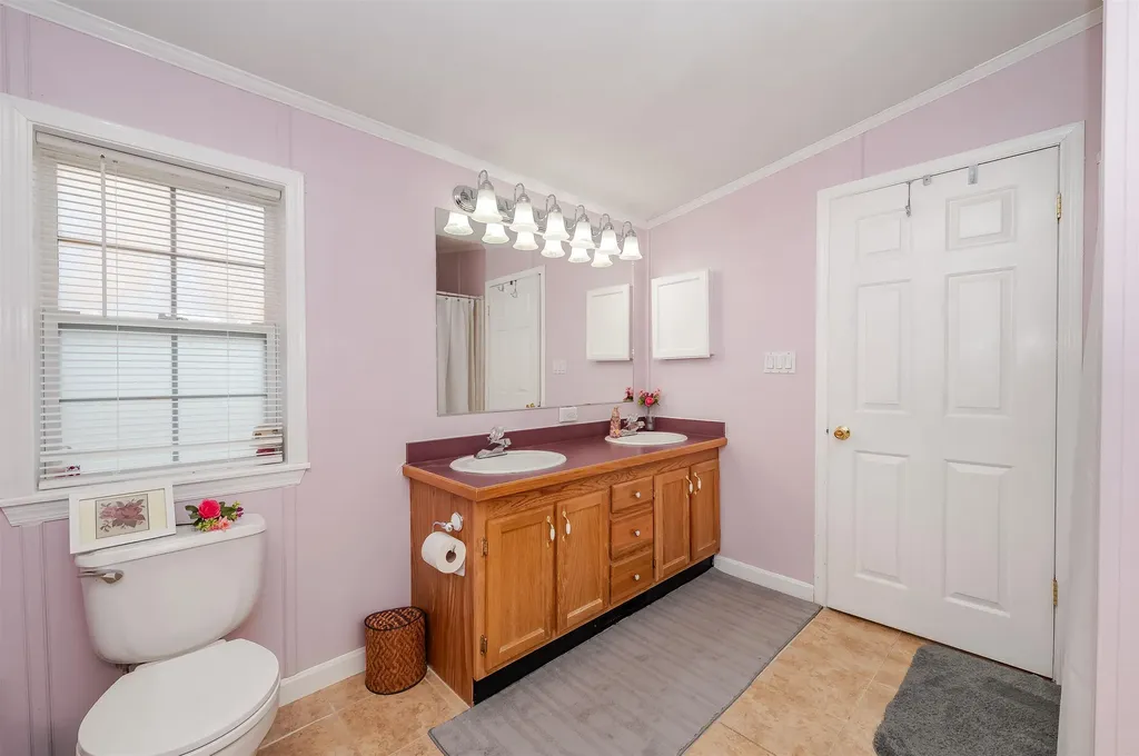 11 Falkland Lane Rochester NH 03867