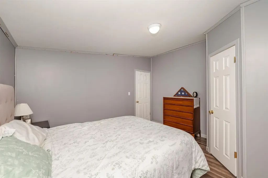 11 Falkland Lane Rochester NH 03867