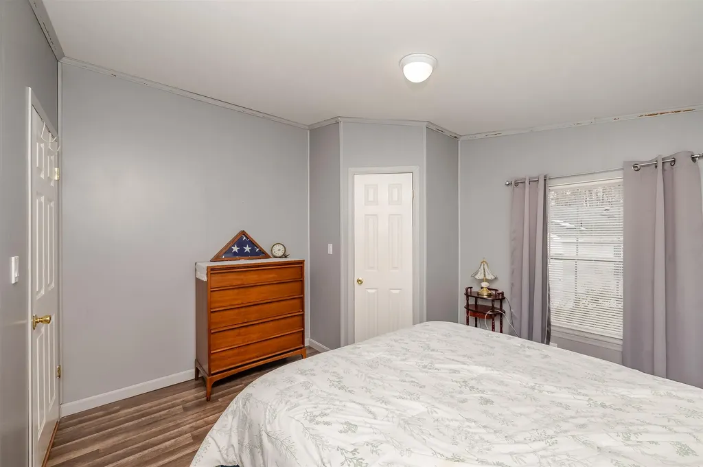 11 Falkland Lane Rochester NH 03867