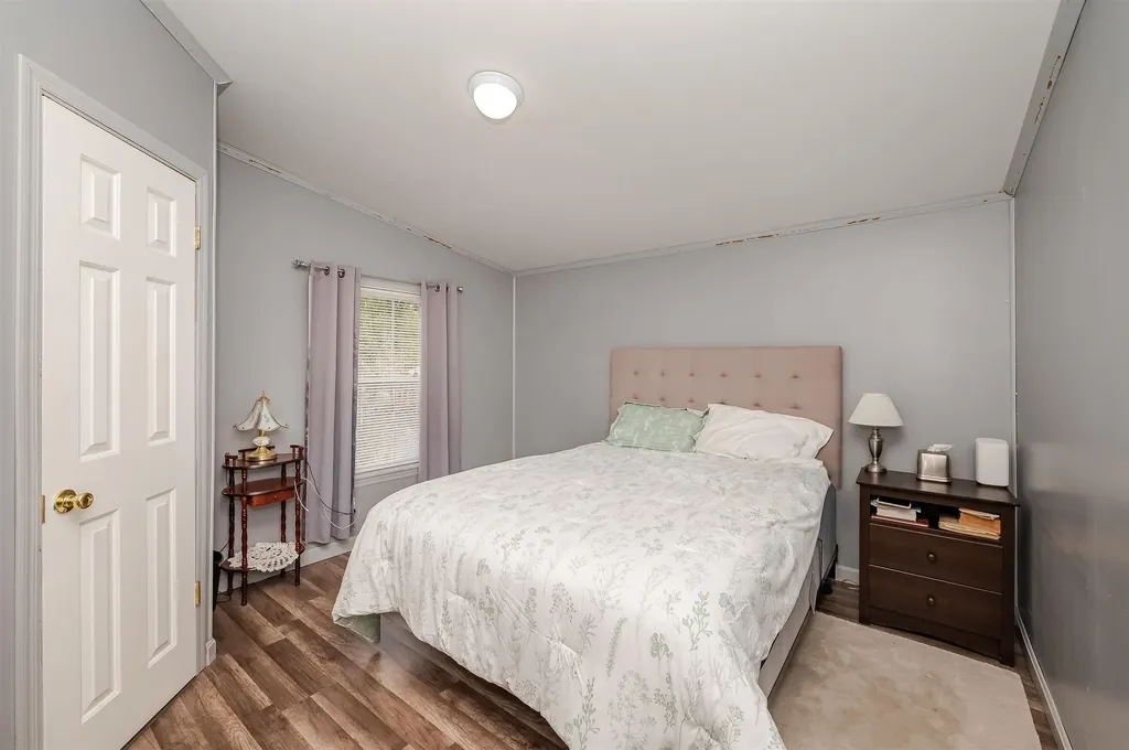 11 Falkland Lane Rochester NH 03867