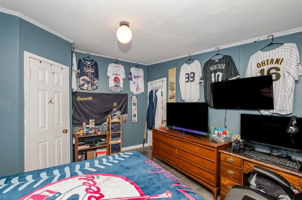 11 Falkland Lane Rochester NH 03867