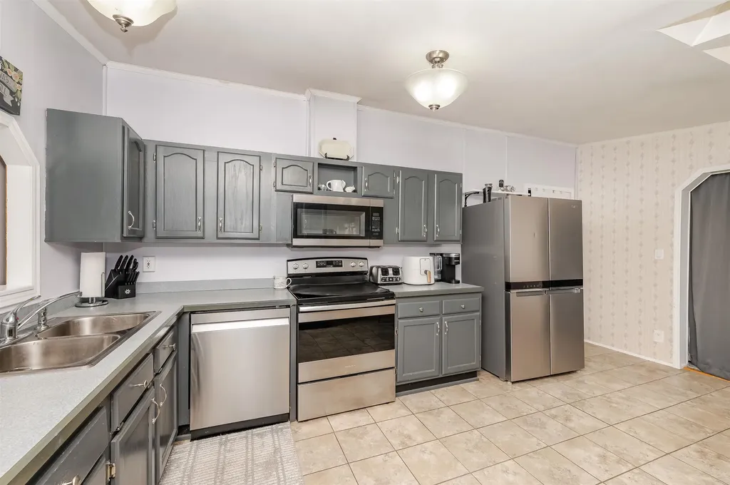 11 Falkland Lane Rochester NH 03867