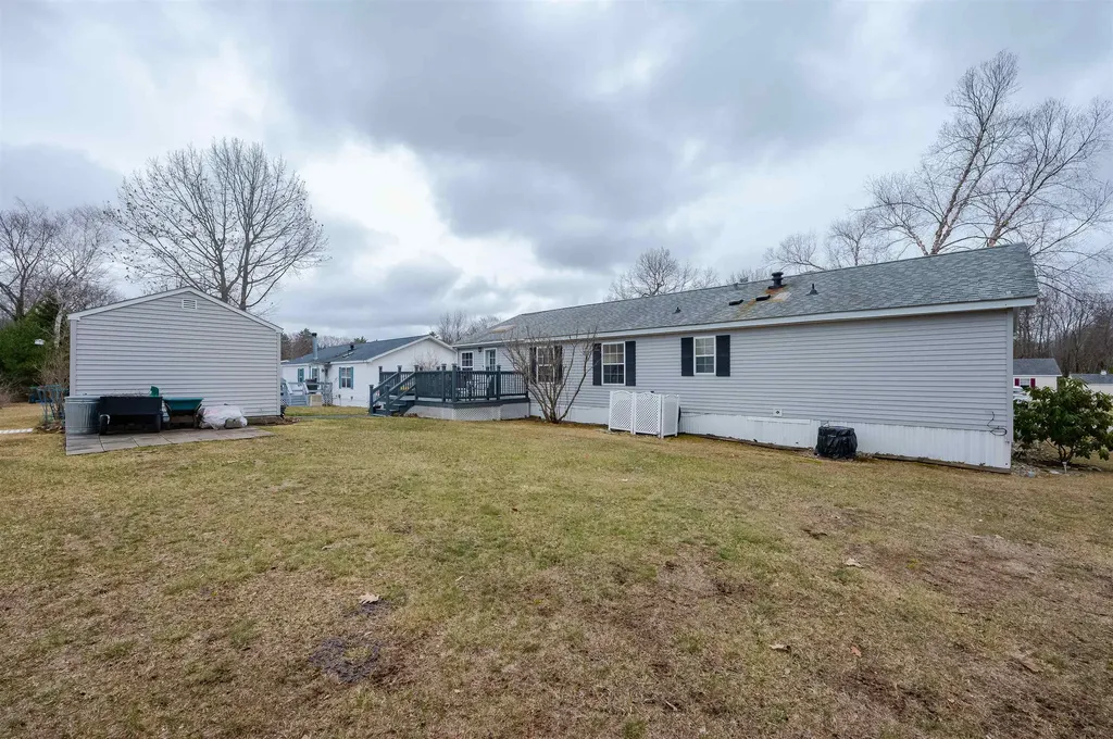 11 Falkland Lane Rochester NH 03867