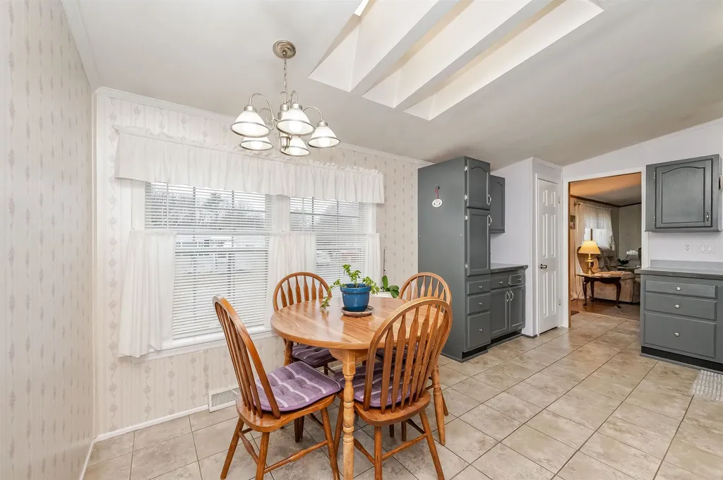 11 Falkland Lane Rochester NH 03867