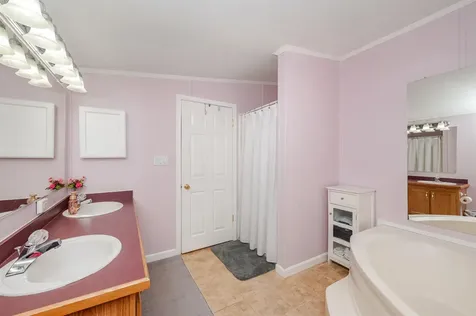11 Falkland Lane Rochester NH 03867