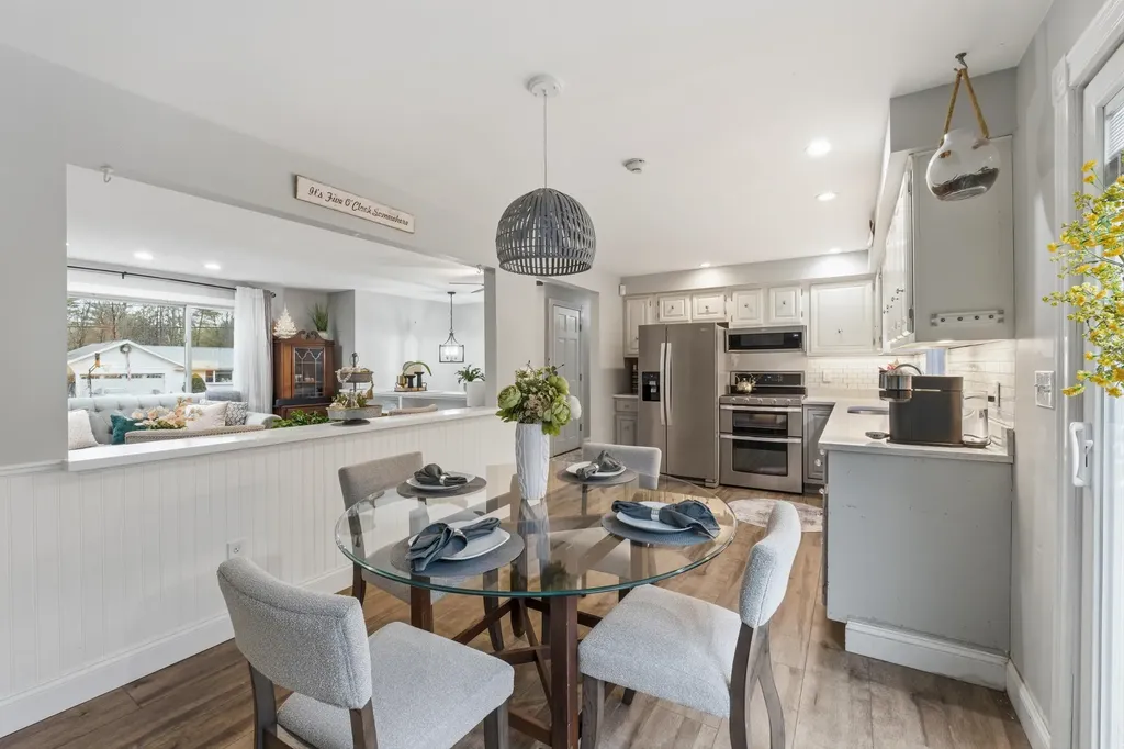 6 Clyde Road York ME 03909