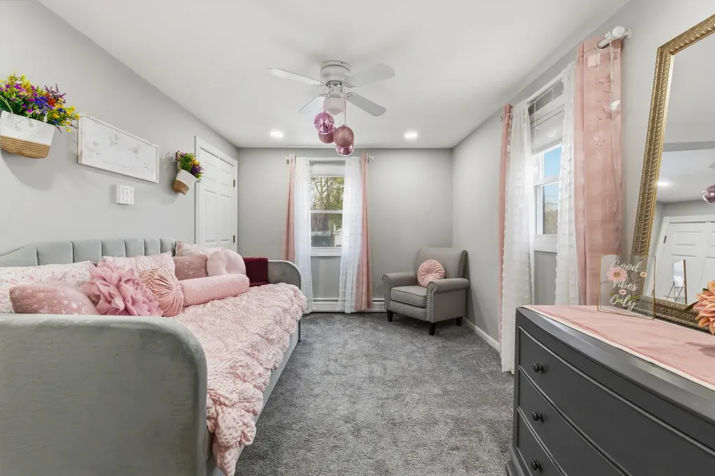 6 Clyde Road York ME 03909