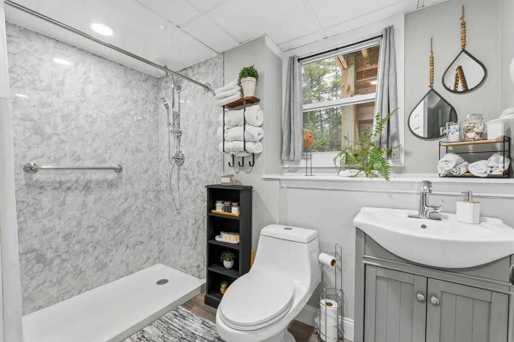 6 Clyde Road York ME 03909