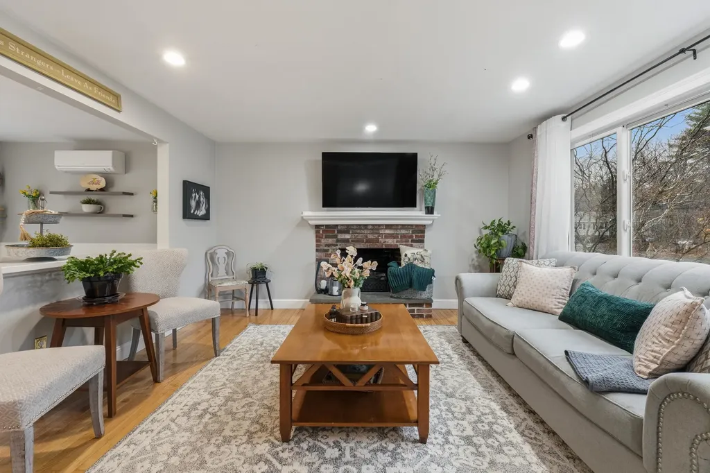 6 Clyde Road York ME 03909