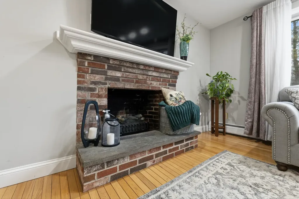 6 Clyde Road York ME 03909