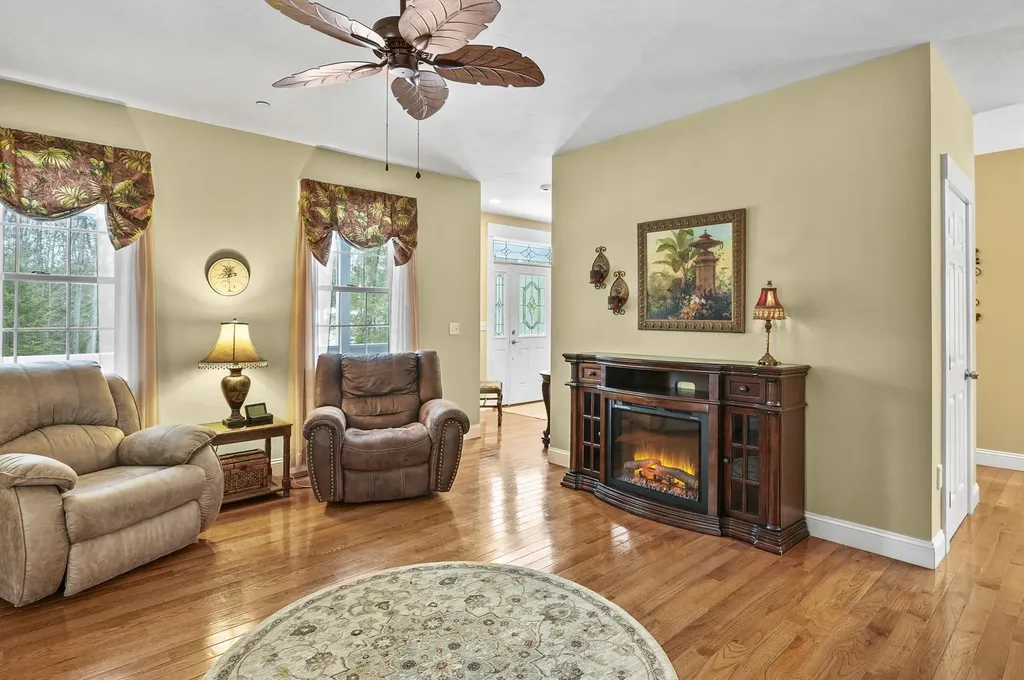 7 Lefevre Drive Kingston NH 03848