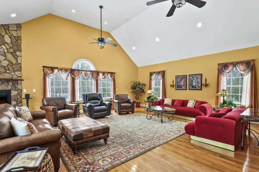 7 Lefevre Drive Kingston NH 03848