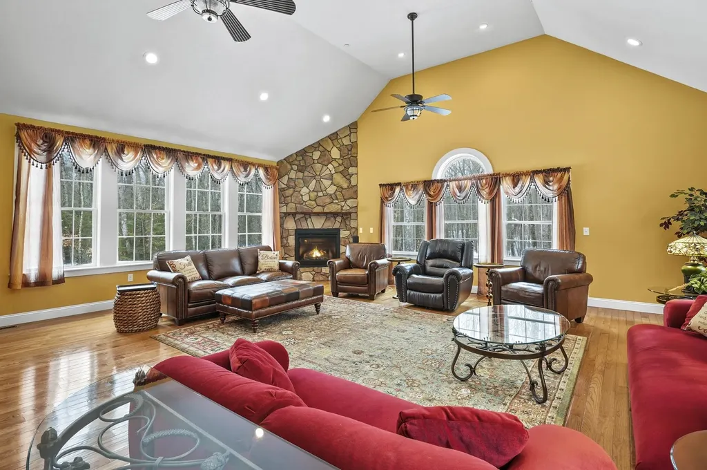 7 Lefevre Drive Kingston NH 03848