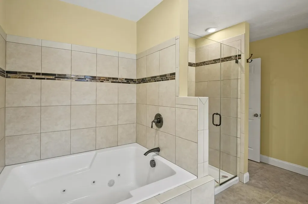 7 Lefevre Drive Kingston NH 03848