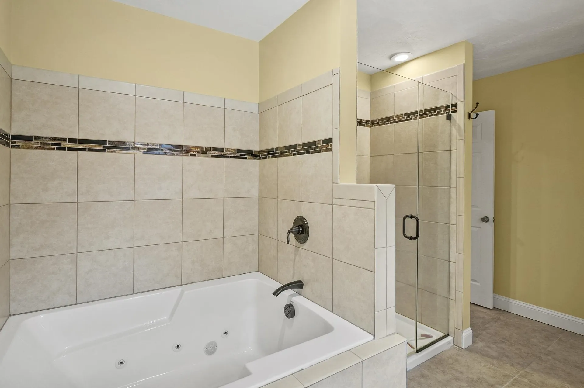 7 Lefevre Drive Kingston NH 03848