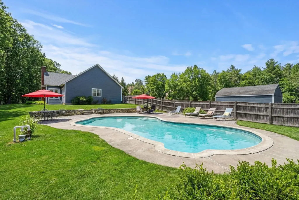 15 Wright Acres Road Bedford NH 03110