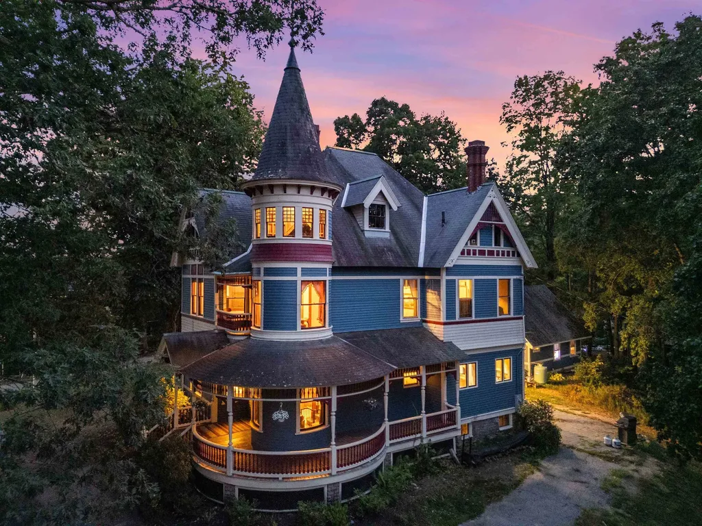 68 Center Street Wolfeboro NH 03894
