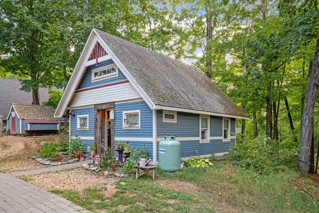 68 Center Street Wolfeboro NH 03894