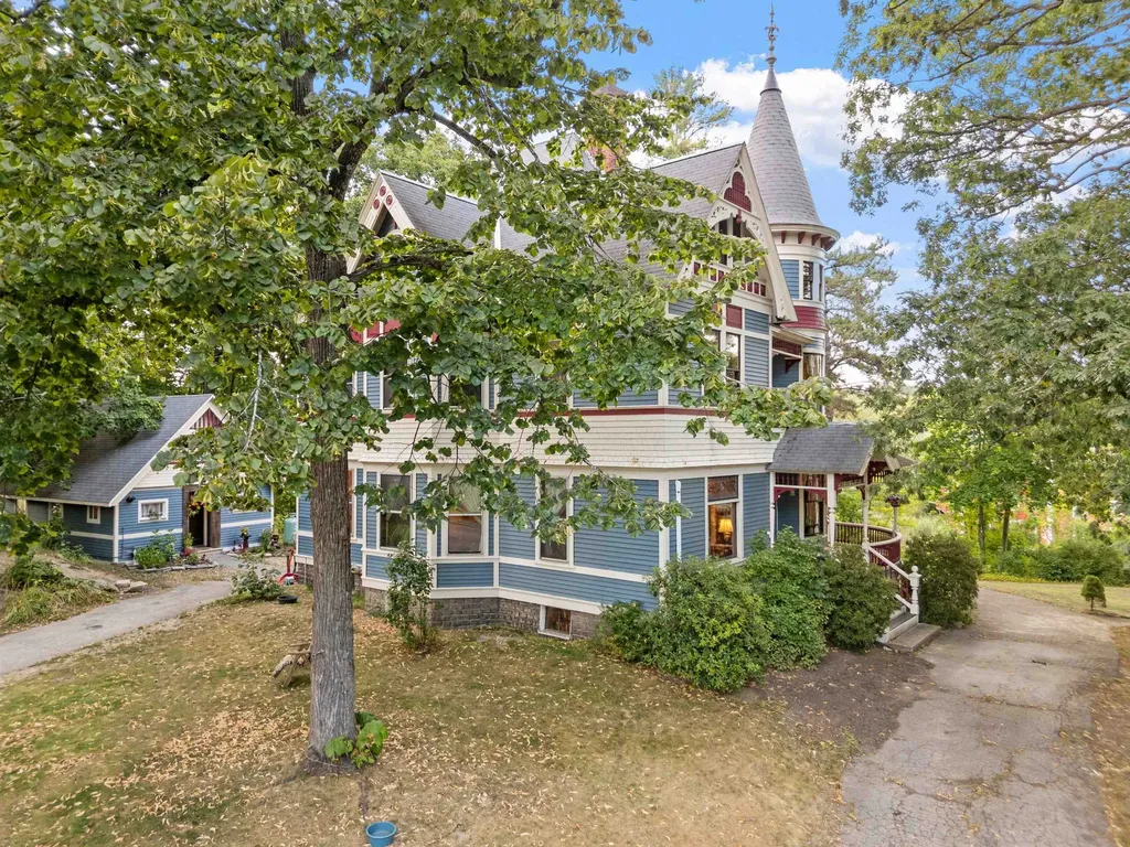 68 Center Street Wolfeboro NH 03894