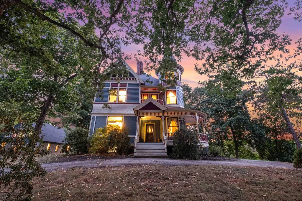 68 Center Street Wolfeboro NH 03894