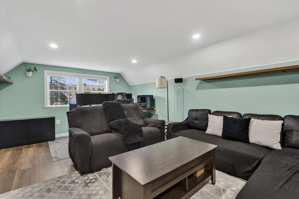 209 Dover Point Road Dover NH 03820