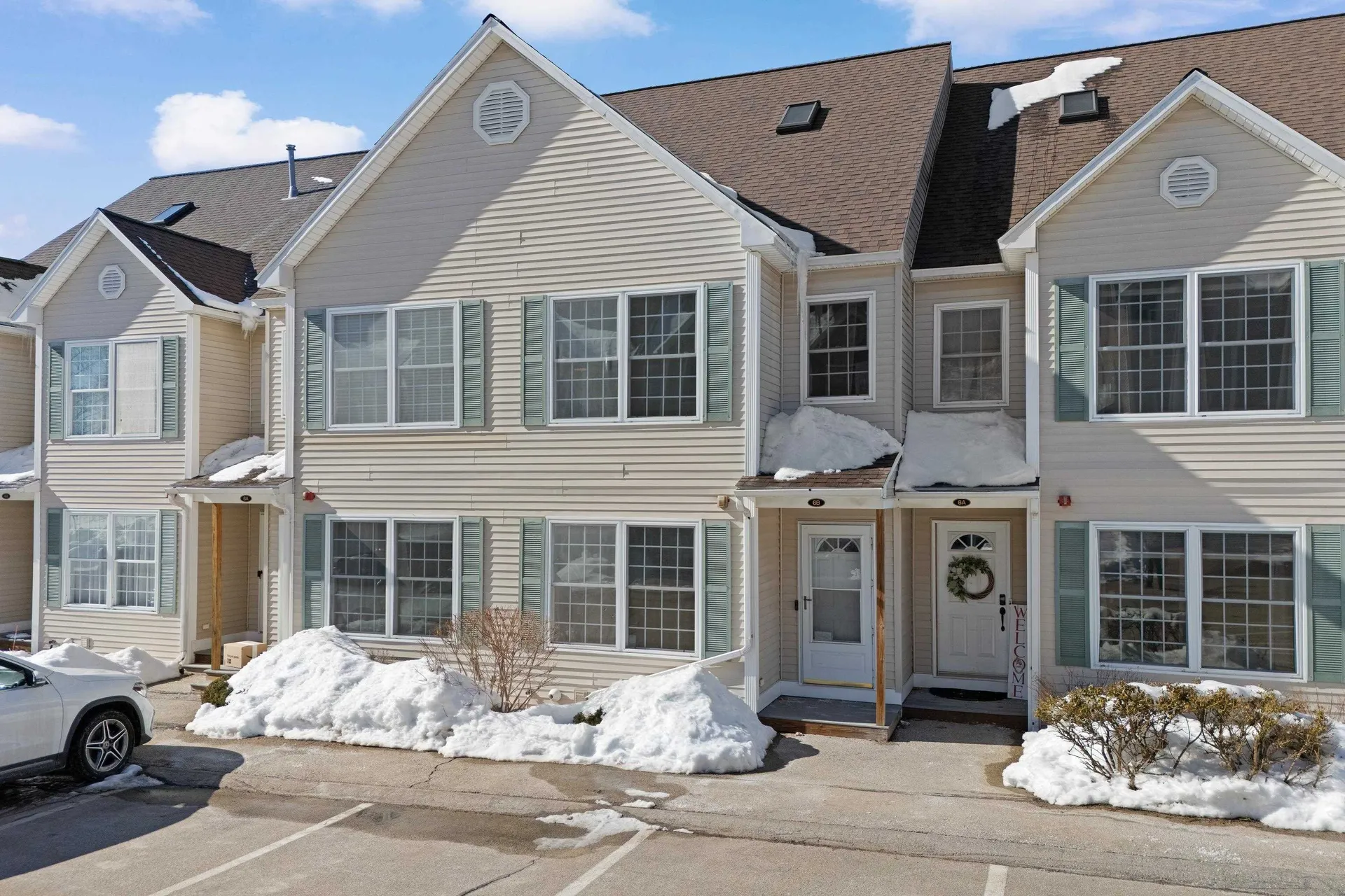 6 Tammy Court Hudson NH 03051