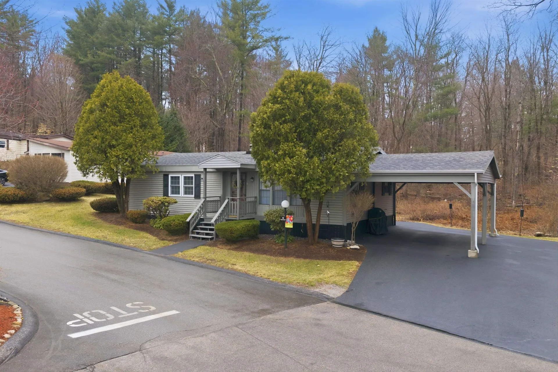41 Mathew Circle Goffstown NH 03045