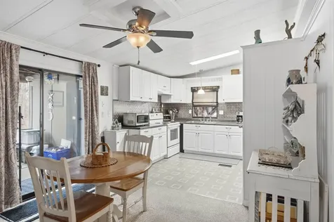 41 Mathew Circle Goffstown NH 03045