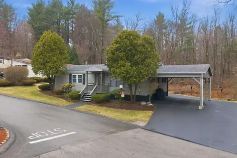 41 Mathew Circle Goffstown NH 03045