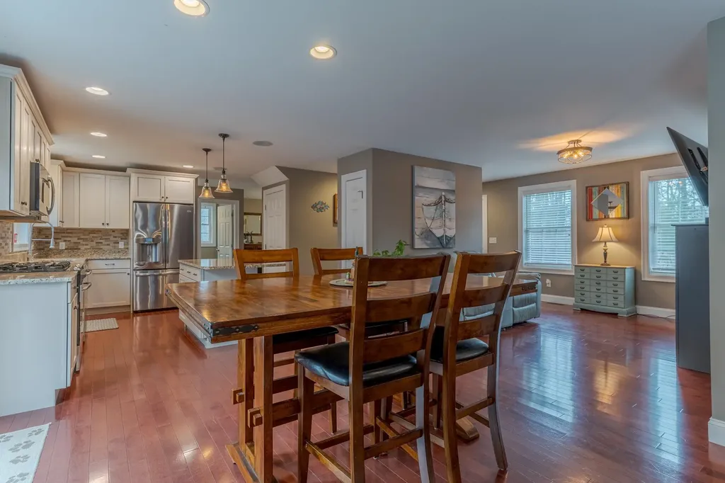 18 Piscataqua Road Dover NH 03820