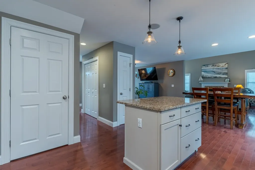 18 Piscataqua Road Dover NH 03820