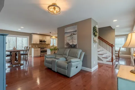 18 Piscataqua Road Dover NH 03820