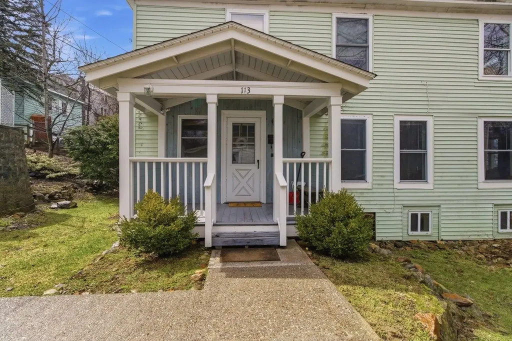 111-113 Booth Terrace Bennington VT 05201