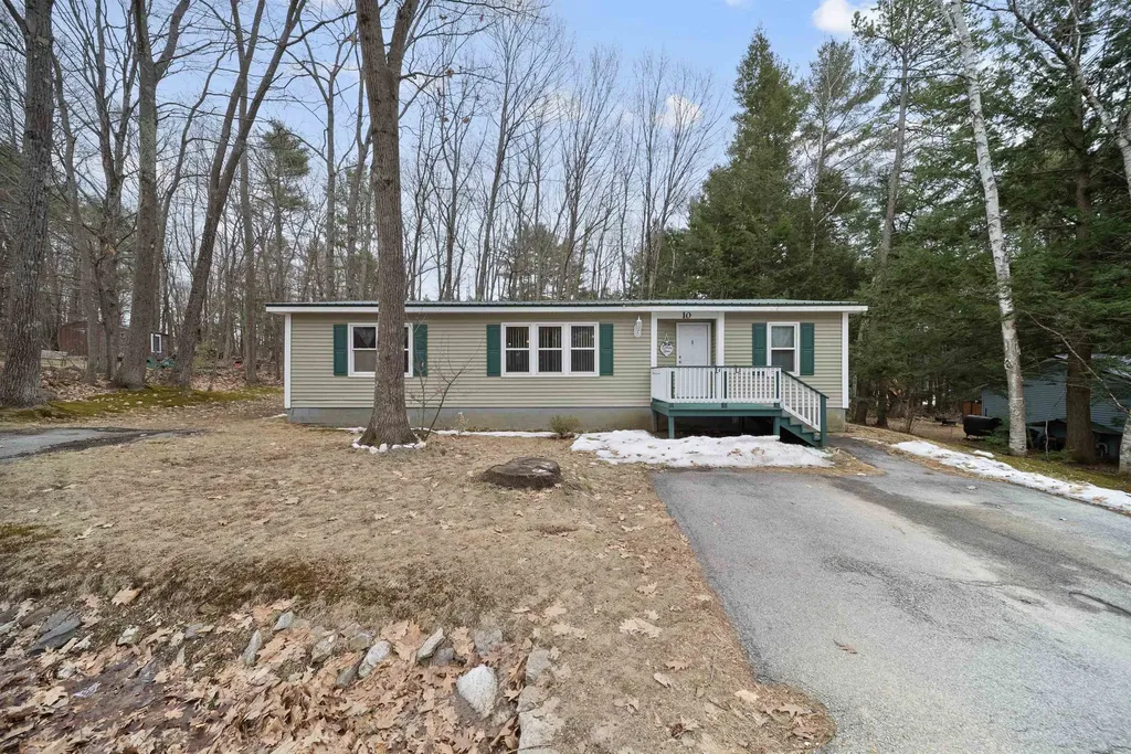 10 Sunshine Drive Belmont NH 03220
