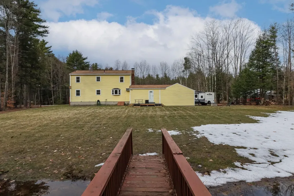 21 Hooksett Turnpike Bow NH 03304