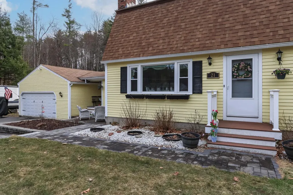 21 Hooksett Turnpike Bow NH 03304