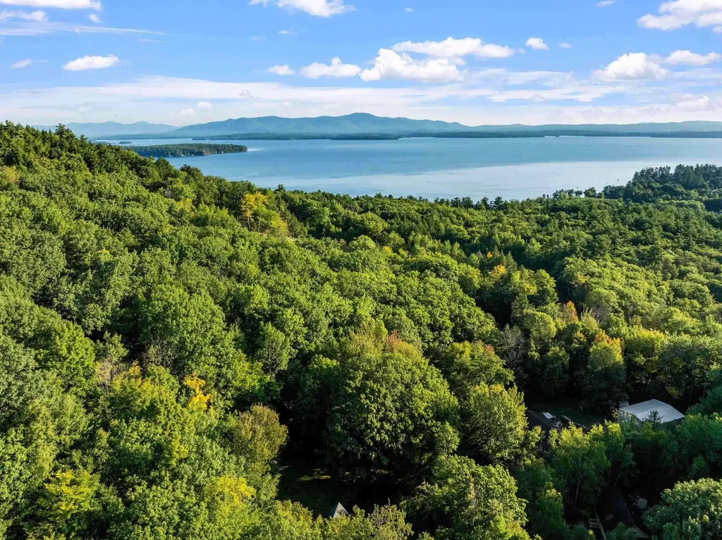 139 Tate Road Gilford NH 03249