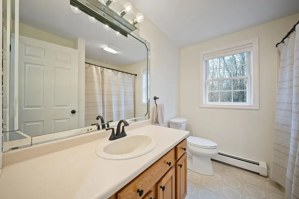 24 Prescott Road Epping NH 03042