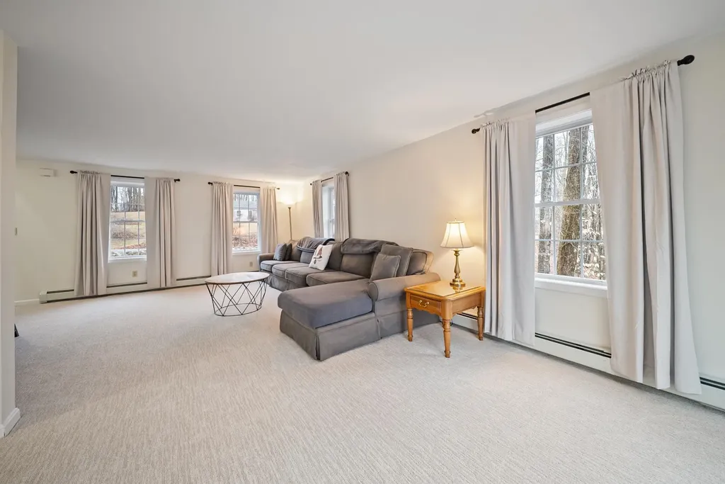 24 Prescott Road Epping NH 03042