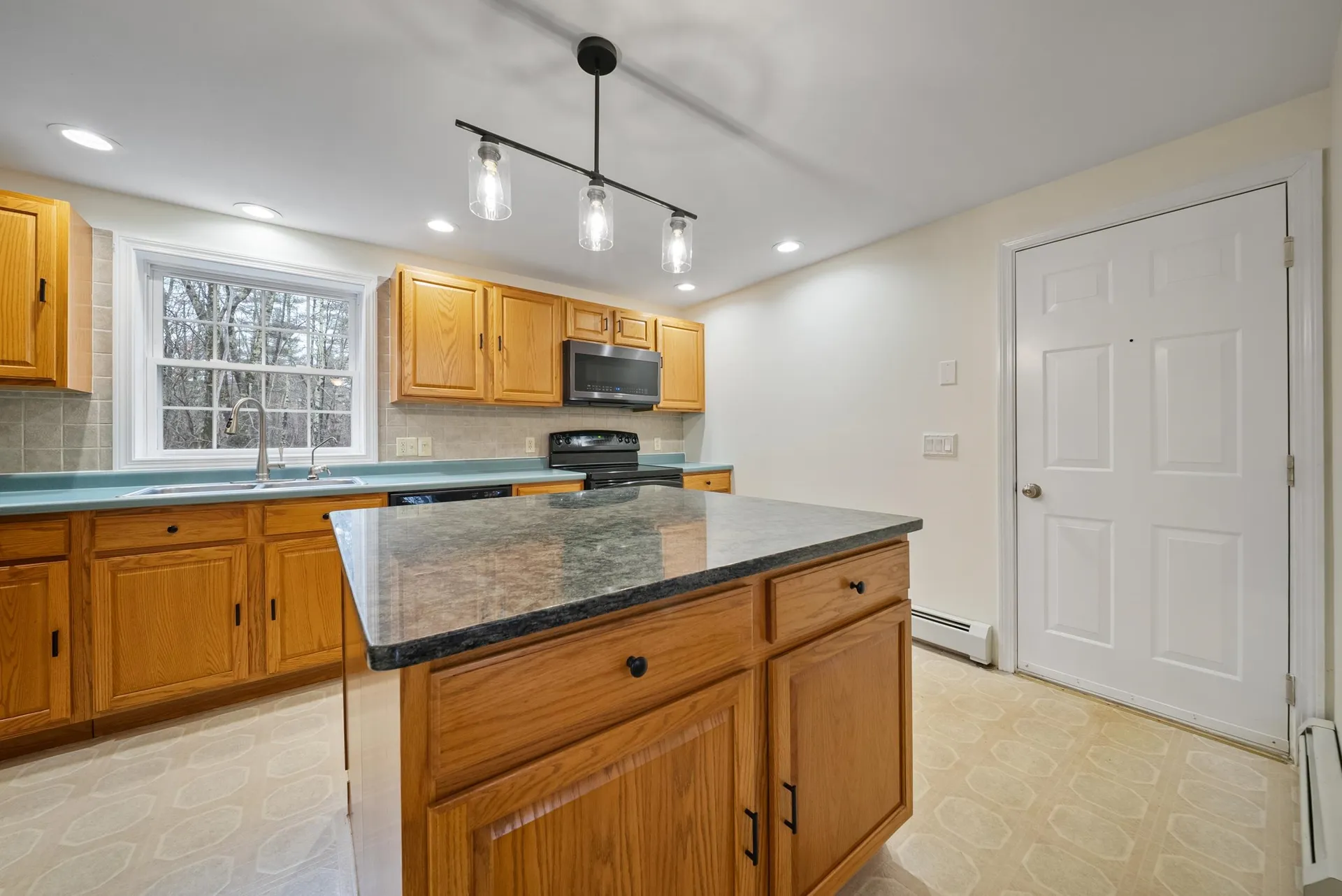 24 Prescott Road Epping NH 03042