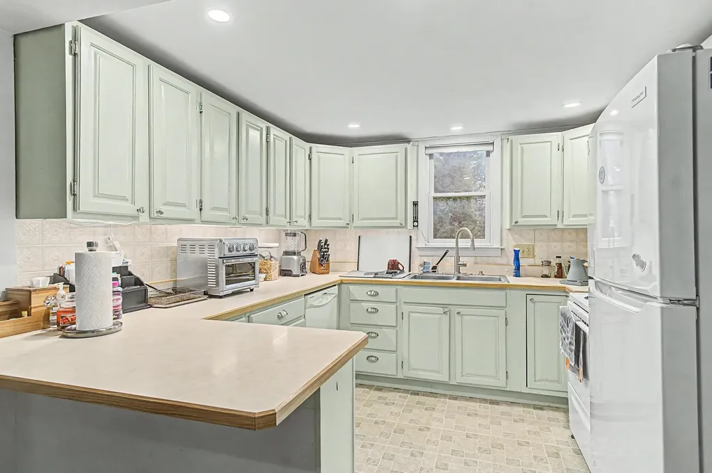 120 Allen Road South Burlington VT 05403
