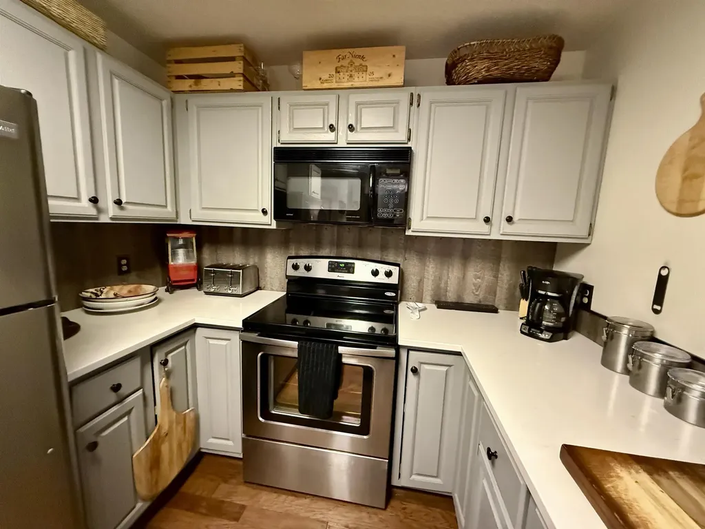 6D White Oaks Loop Dover VT 05356