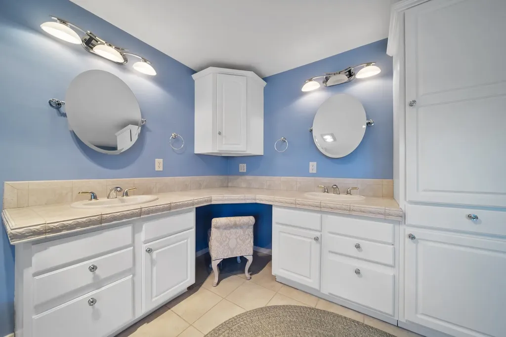 2 Remington Court Derry NH 03038